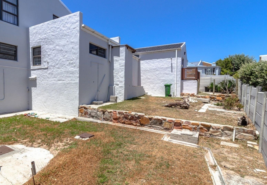 4 Bedroom Property for Sale in De Kelders Western Cape